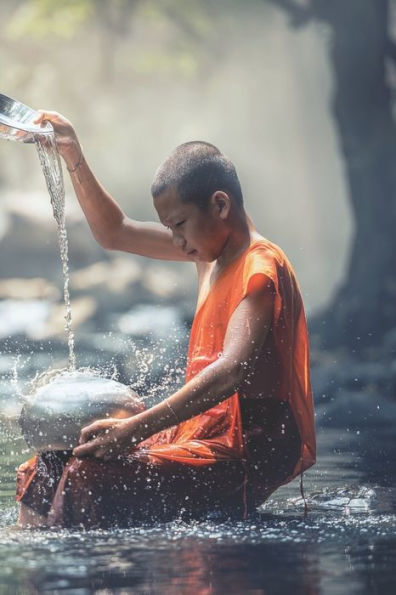 Achtsamkeitstagebuch: Notiere und plane deine täglichen Meditationen ? Sammle und fokussiere deine Gedanken ? Finde innere Ruhe und Gelassenheit ? 6x9 Format ? Motiv: Buddhist (German Edition)