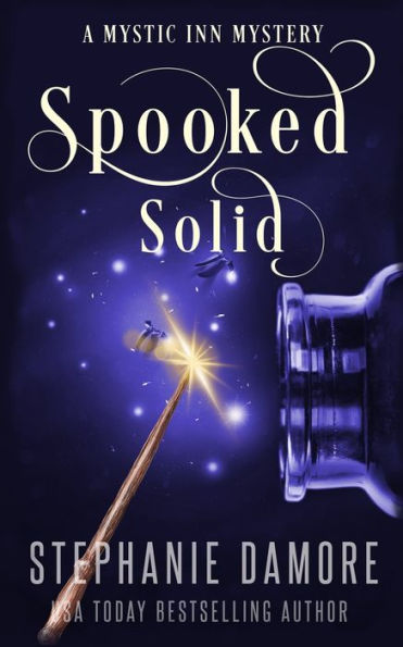 Spooked Solid: A Paranormal Cozy Mystery (Mystic Inn Mystery) - 9781960264213